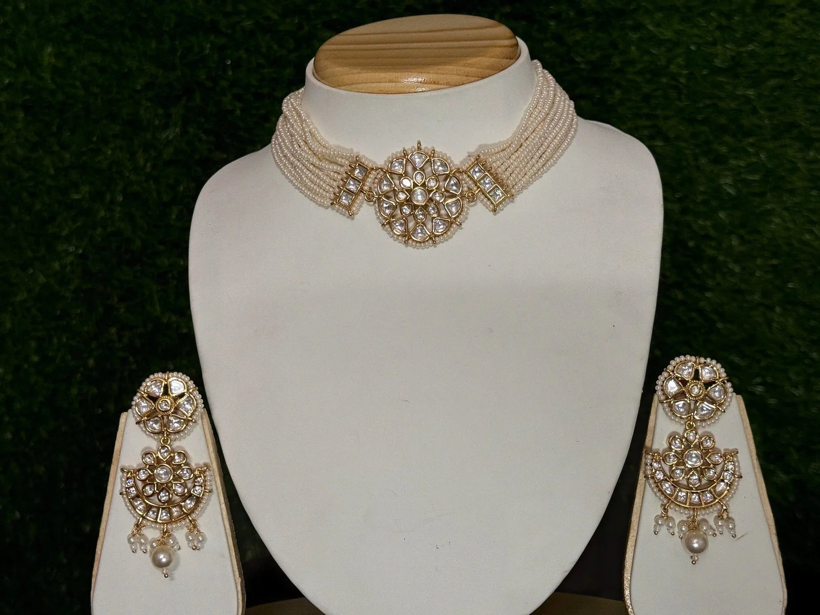 Timeless Pearl Choker Sets: A Must-Have for Every Wardrobe